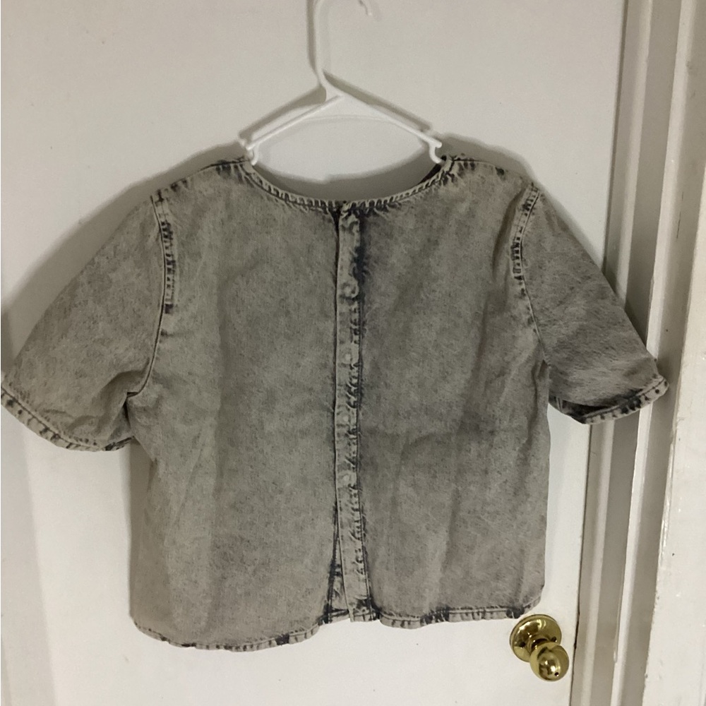 Zara gray acid wash denim button down top Size XL - Picture 2 of 4